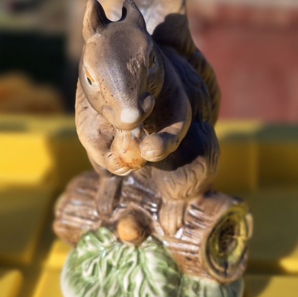 Set Of 2 Vintage Racoon And Squirlle Cermanic Figures 5" Tall - Picture 4 of 5